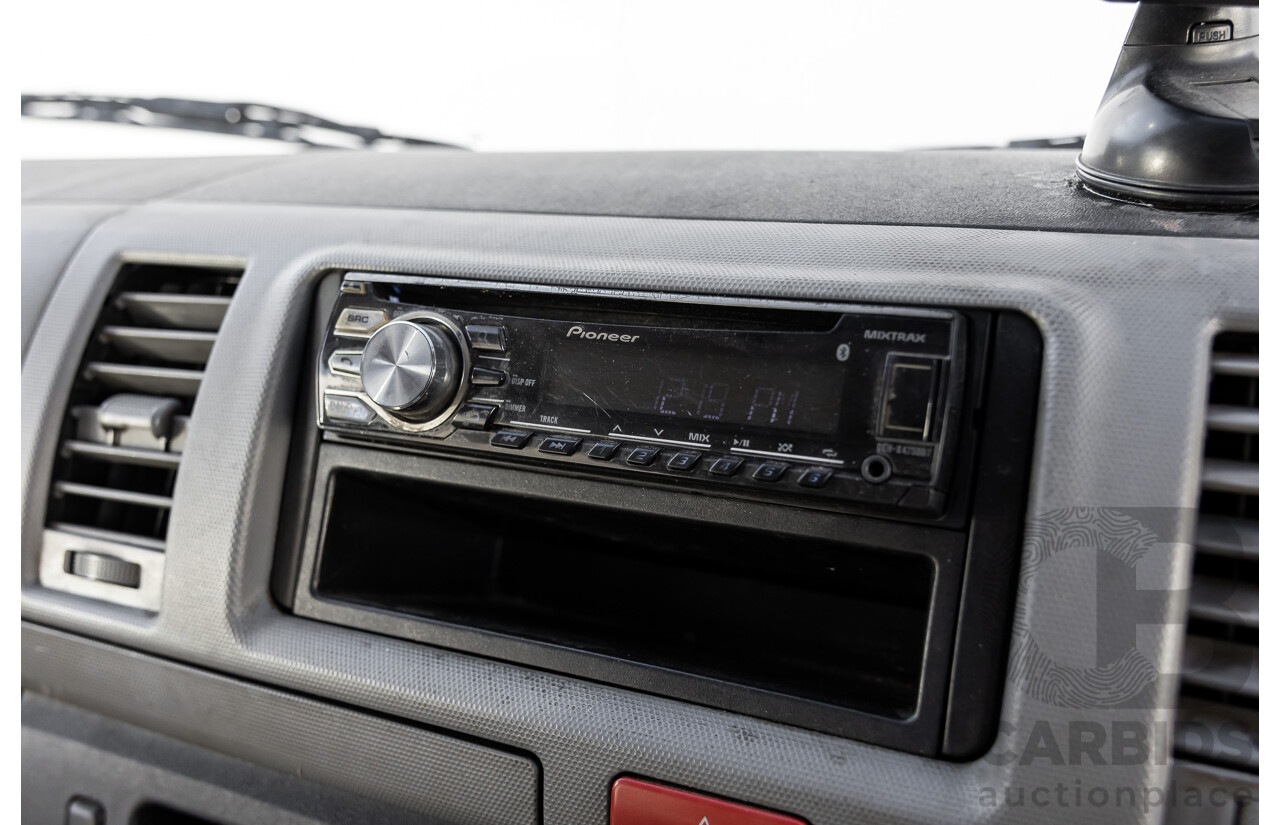 07/2009 Toyota Hiace LWB KDH201R MY07 4d Van White Turbo Diesel 3.0L