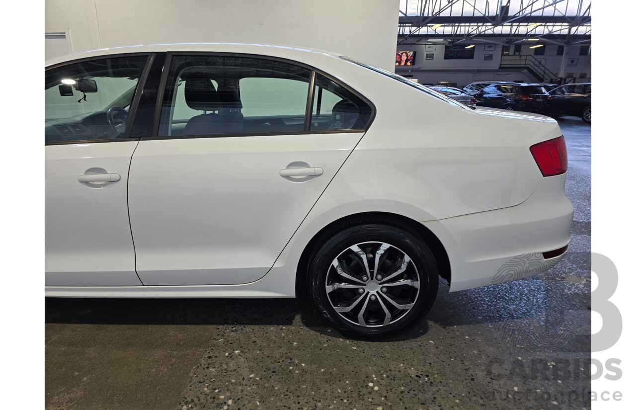 6/2013 Volkswagen Jetta 118 TSI 1KM MY13.5 4d Sedan White 1.4L
