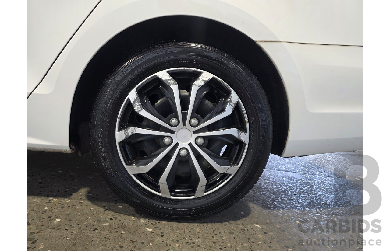 6/2013 Volkswagen Jetta 118 TSI 1KM MY13.5 4d Sedan White 1.4L