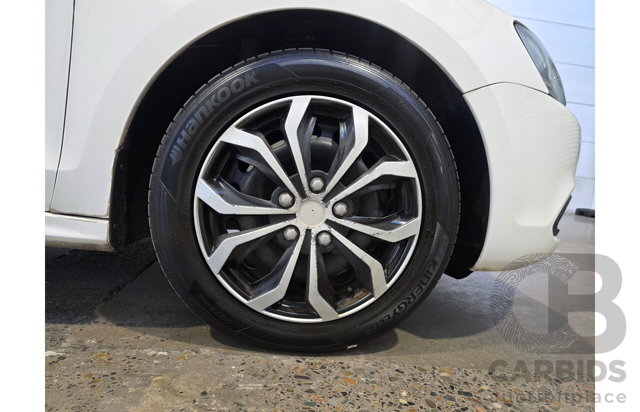 6/2013 Volkswagen Jetta 118 TSI 1KM MY13.5 4d Sedan White 1.4L
