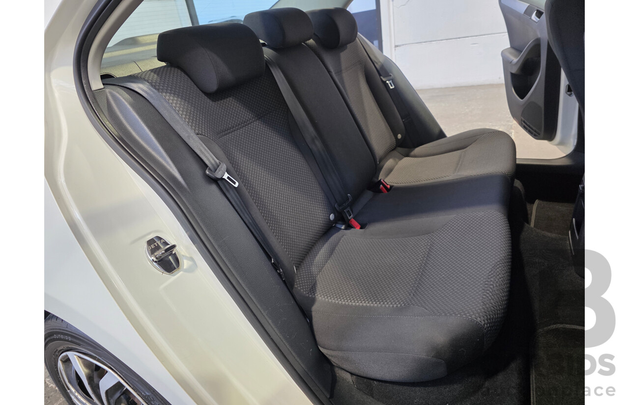 6/2013 Volkswagen Jetta 118 TSI 1KM MY13.5 4d Sedan White 1.4L