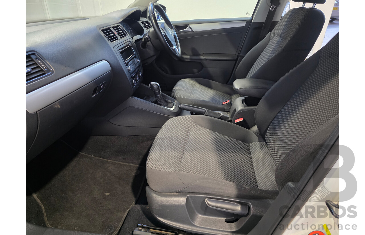6/2013 Volkswagen Jetta 118 TSI 1KM MY13.5 4d Sedan White 1.4L
