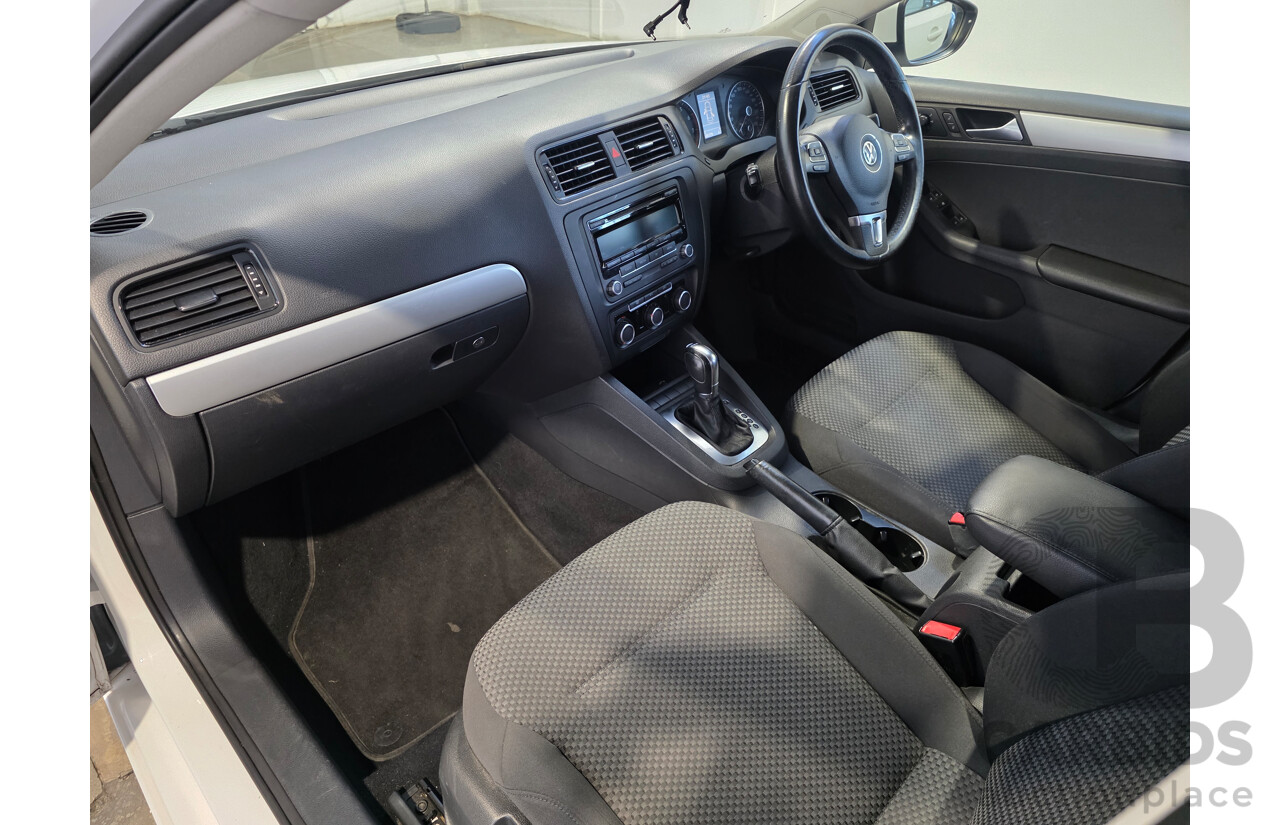 6/2013 Volkswagen Jetta 118 TSI 1KM MY13.5 4d Sedan White 1.4L