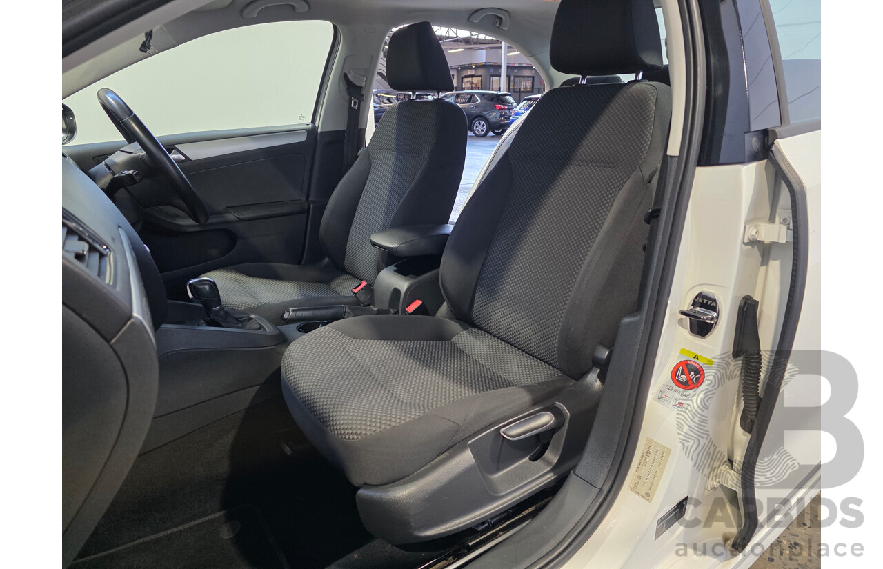 6/2013 Volkswagen Jetta 118 TSI 1KM MY13.5 4d Sedan White 1.4L