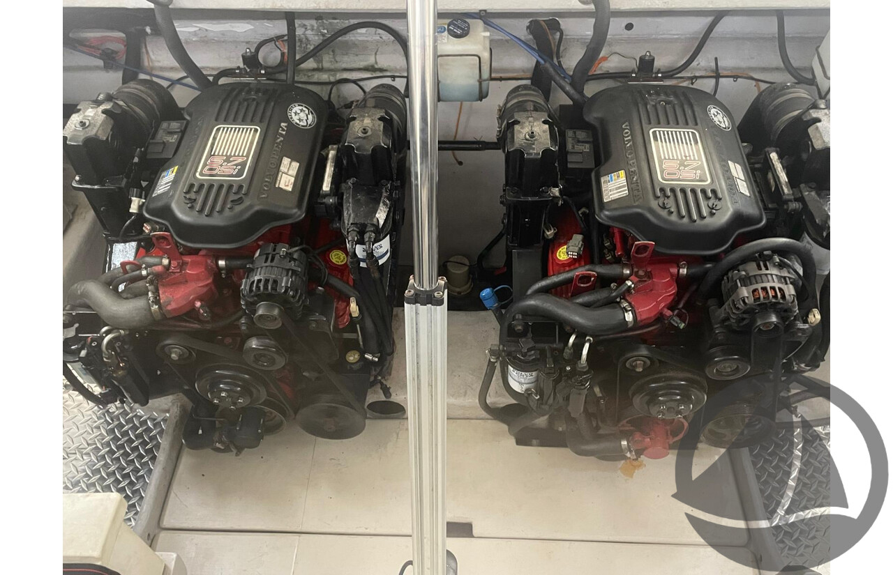 NO RESERVE - 2007 Mustang 3500 Sports Cruiser, Twin 5.7L Volvo Penta Injected V8