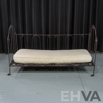 Vintage Wrought Iron Day Bed