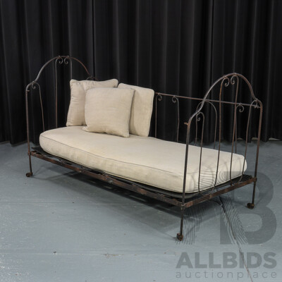 Vintage Wrought Iron Day Bed