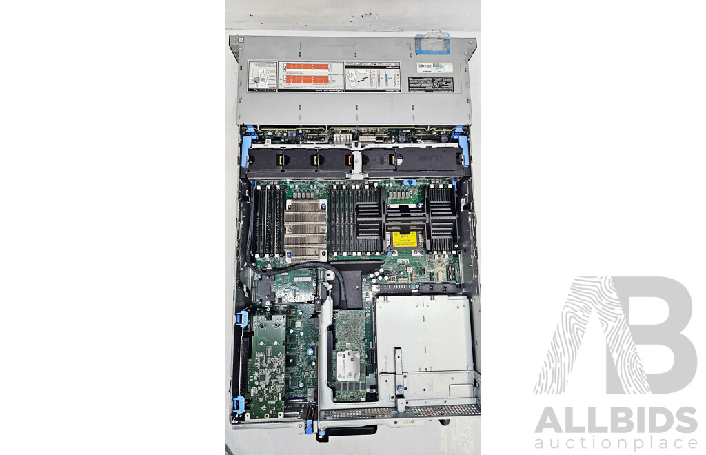 Dell EMC PowerEdge R740xd Intel Xeon SILVER (4210R) 2.40GHz-3.20GHz 10-Core CPU 2RU Server W/ 32GB DDR4 & 20TB Storage