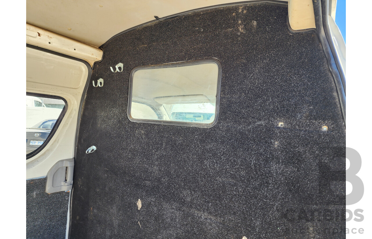 07/2009 Toyota Hiace SLWB TRH221R MY07 UPGRADE 4d Van White 2.7L