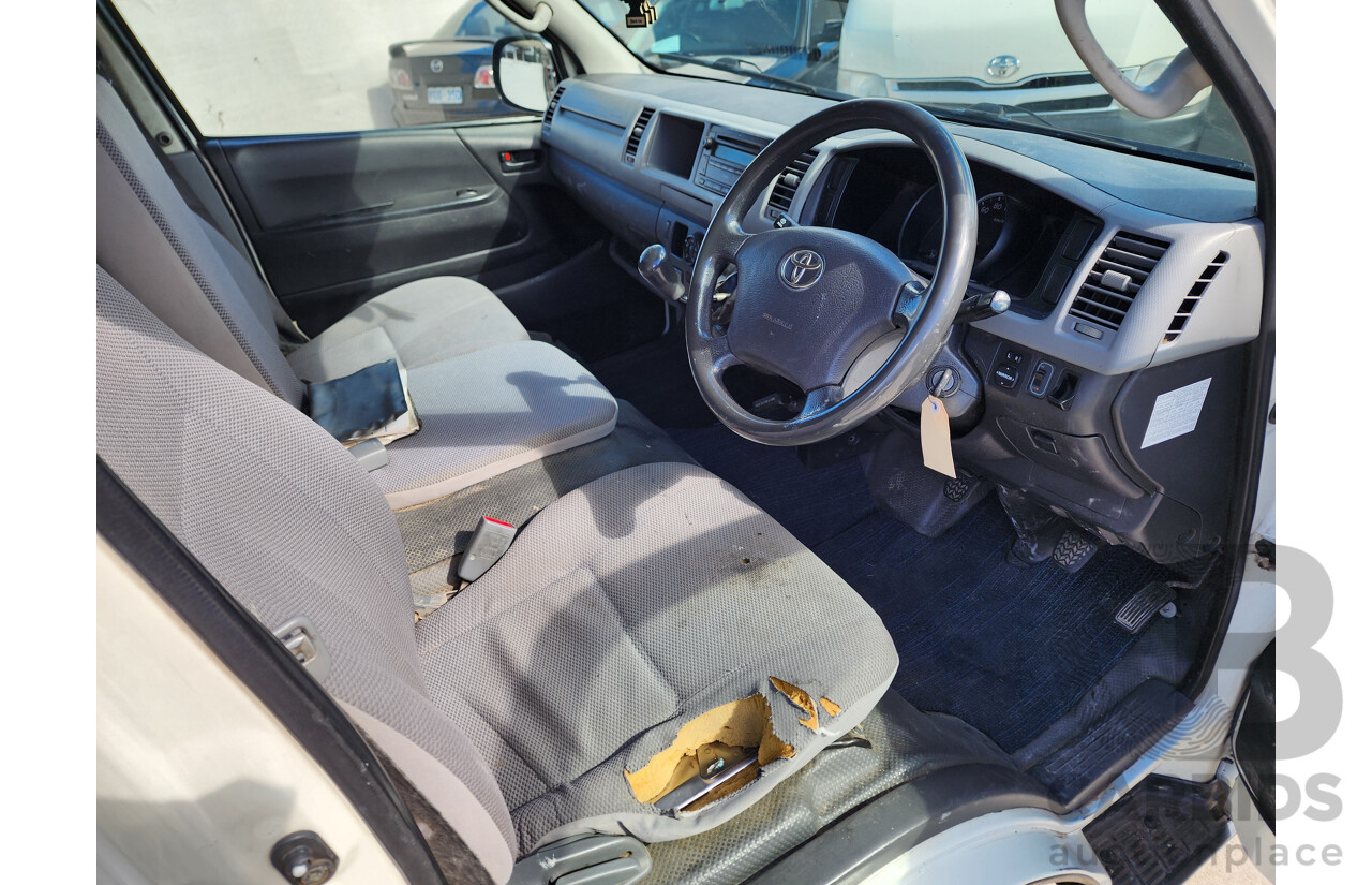 07/2009 Toyota Hiace SLWB TRH221R MY07 UPGRADE 4d Van White 2.7L