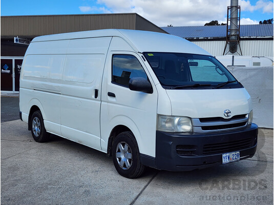 07/2009 Toyota Hiace SLWB TRH221R MY07 UPGRADE 4d Van White 2.7L