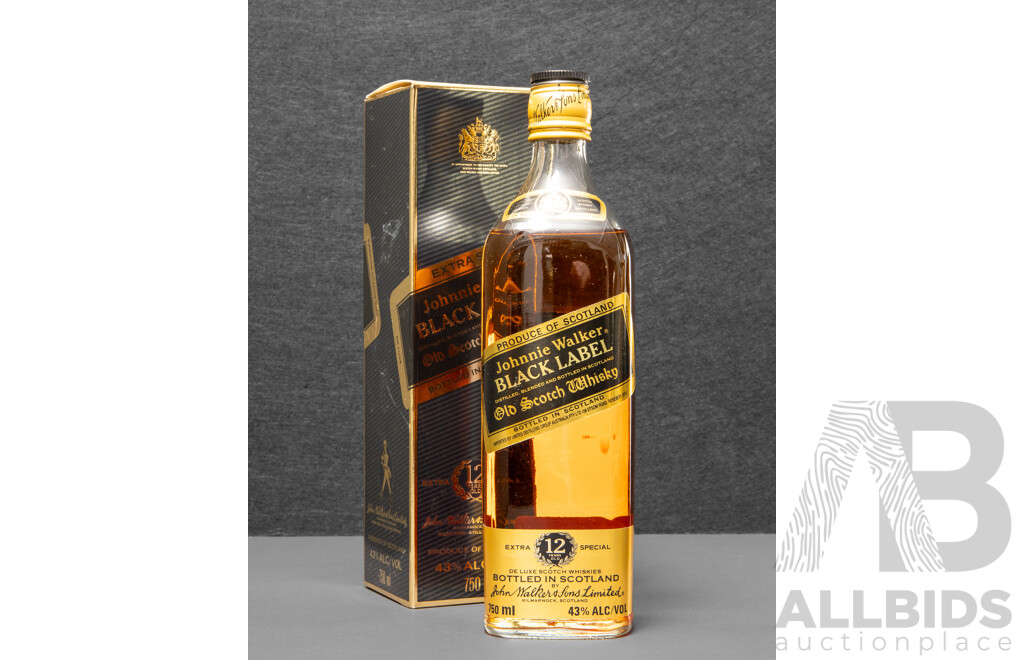 Johnnie Walker Black Label Iold Scotch Whisky in Presentation Box