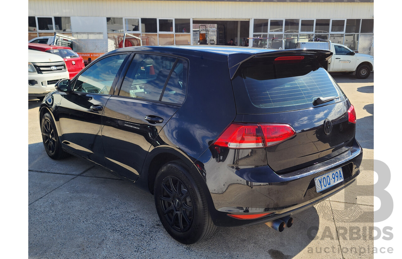 06/2015 Volkswagen Golf 90 TSI AU MY15 5d Hatchback Black 1.4L