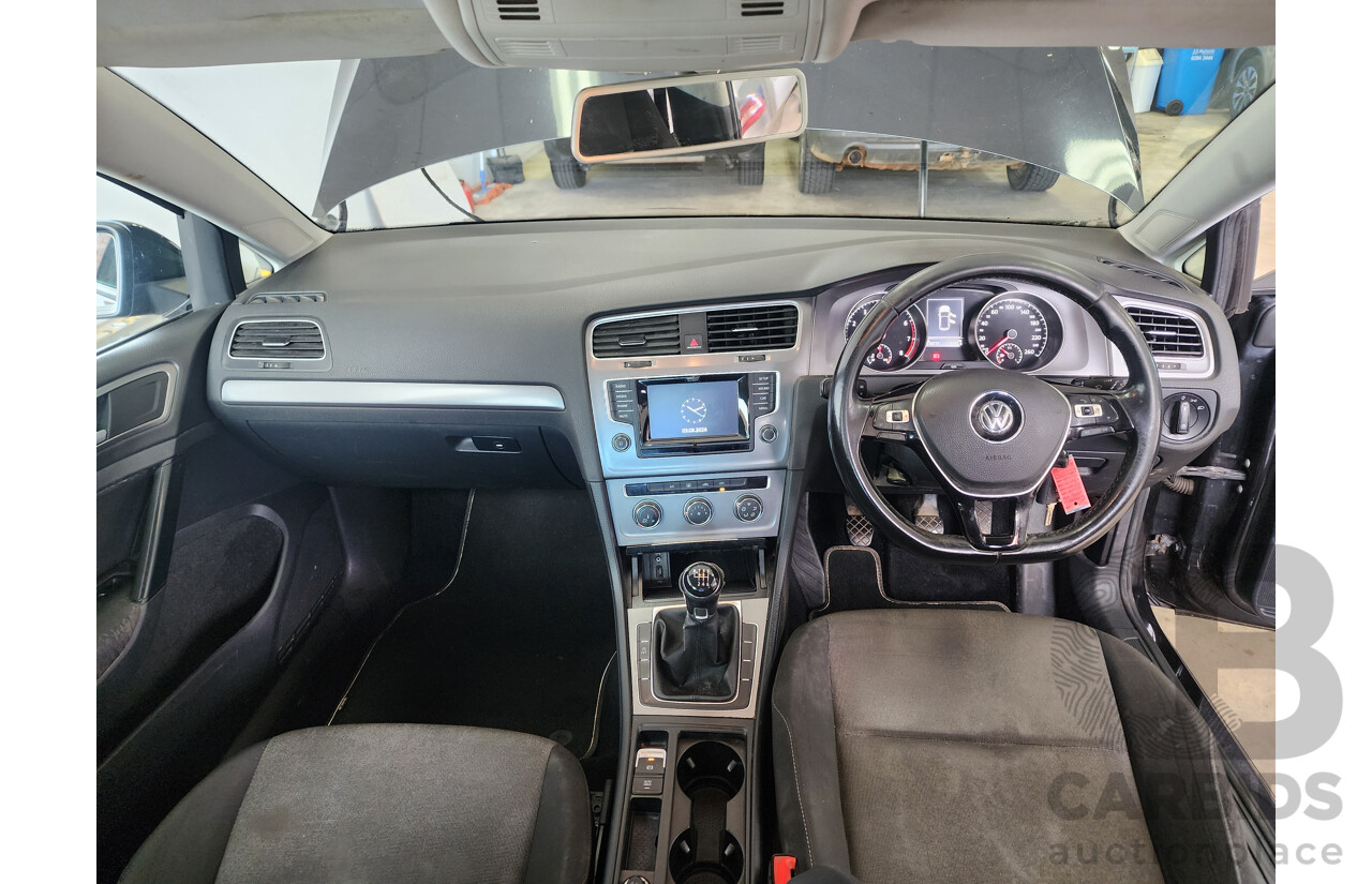 06/2015 Volkswagen Golf 90 TSI AU MY15 5d Hatchback Black 1.4L