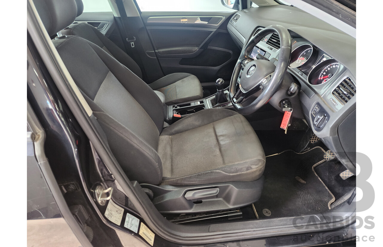 06/2015 Volkswagen Golf 90 TSI AU MY15 5d Hatchback Black 1.4L