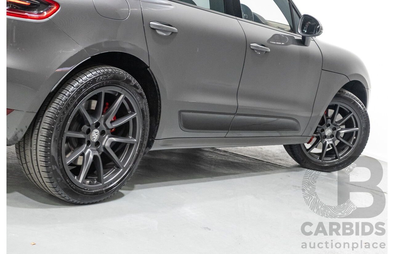 8/2014 Porsche Macan Turbo (AWD) 95B 4d Wagon Agate Grey Metallic Twin Turbo V6 3.6L