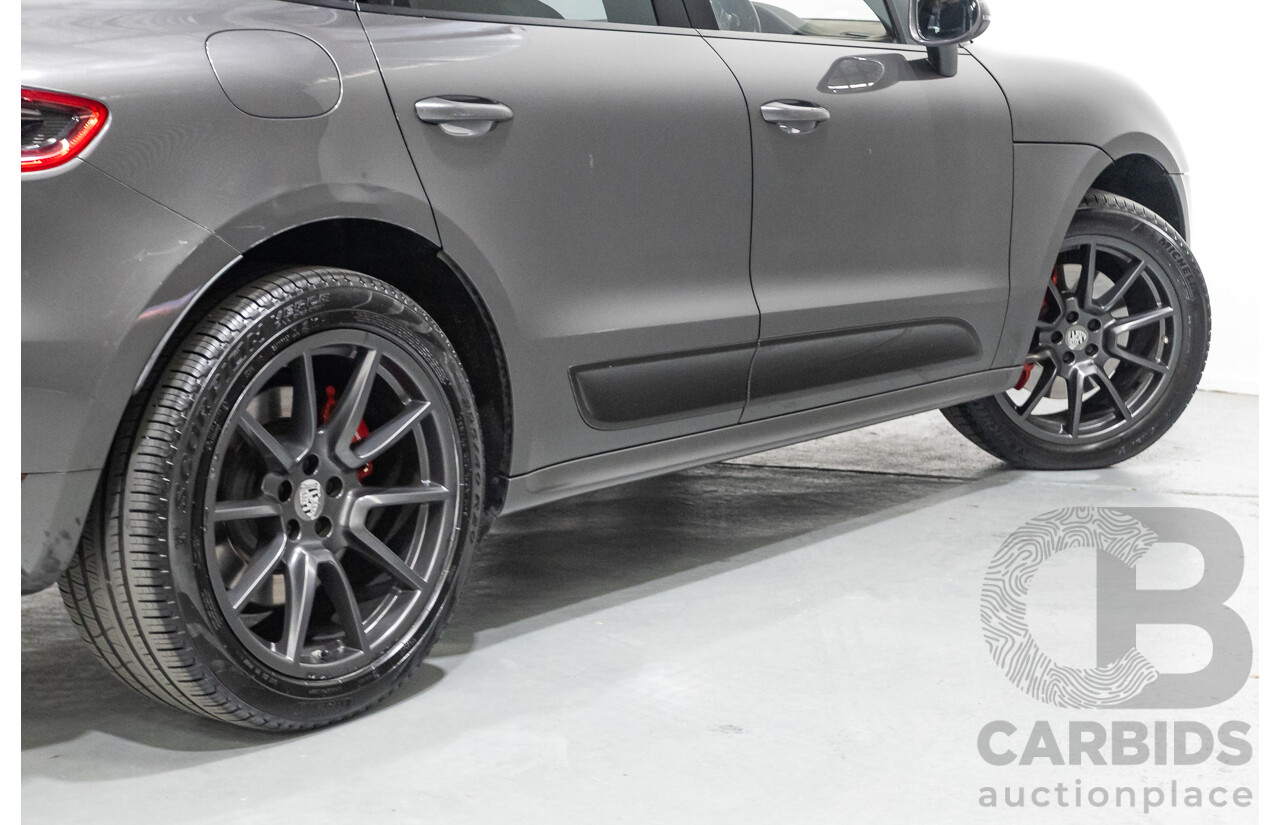 8/2014 Porsche Macan Turbo (AWD) 95B 4d Wagon Agate Grey Metallic Twin Turbo V6 3.6L