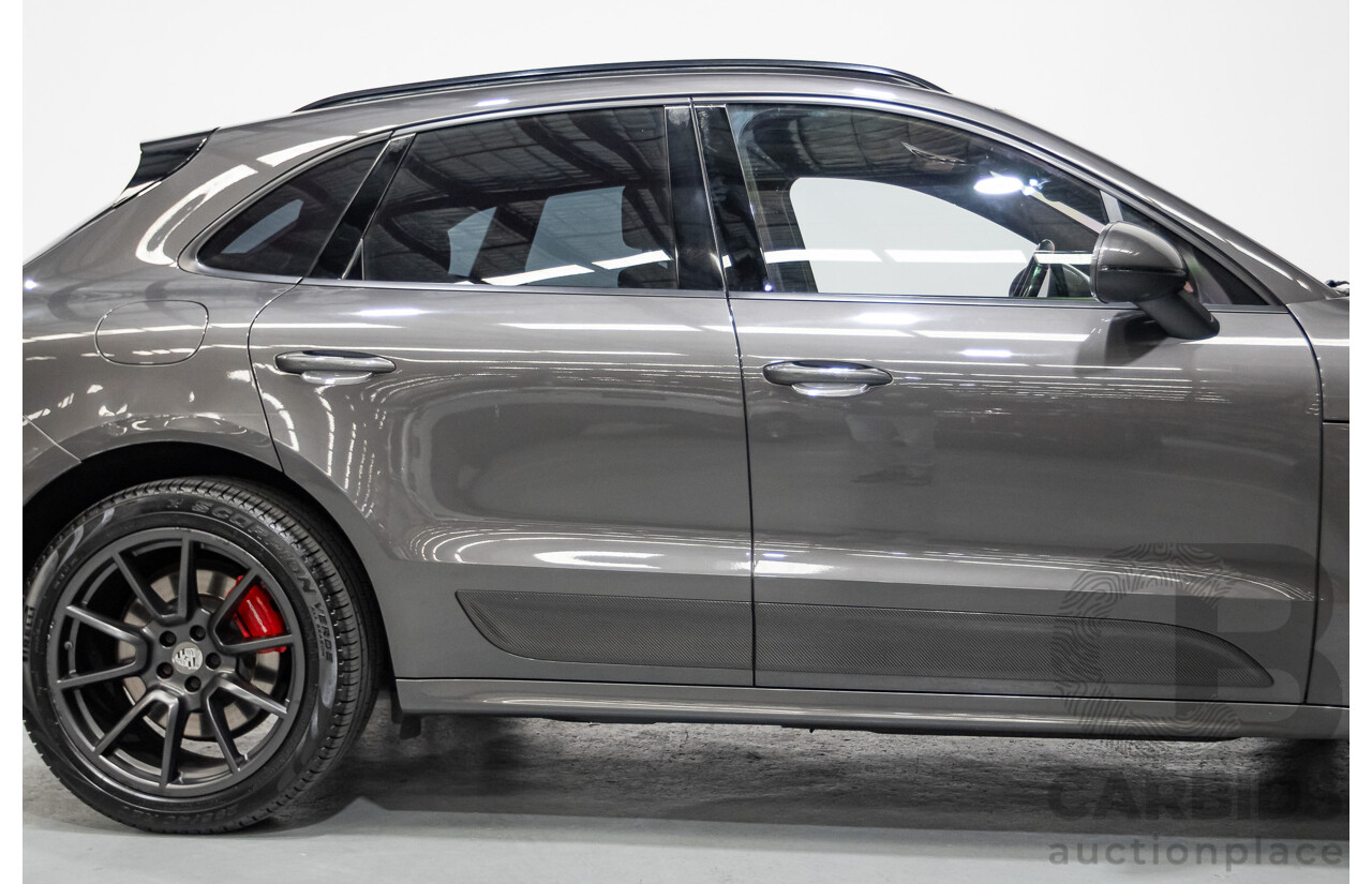 8/2014 Porsche Macan Turbo (AWD) 95B 4d Wagon Agate Grey Metallic Twin Turbo V6 3.6L