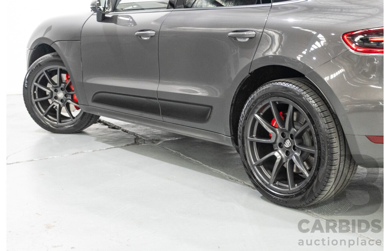 8/2014 Porsche Macan Turbo (AWD) 95B 4d Wagon Agate Grey Metallic Twin Turbo V6 3.6L