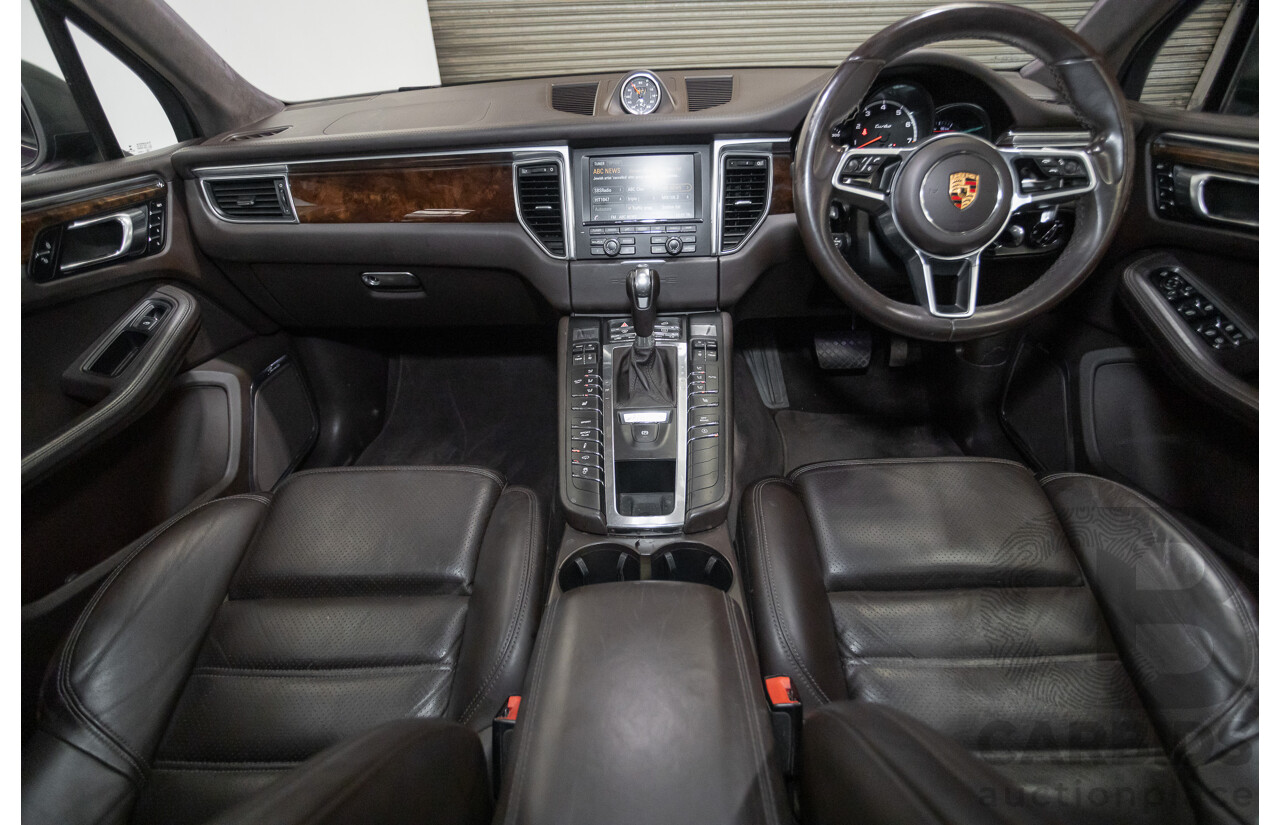 8/2014 Porsche Macan Turbo (AWD) 95B 4d Wagon Agate Grey Metallic Twin Turbo V6 3.6L