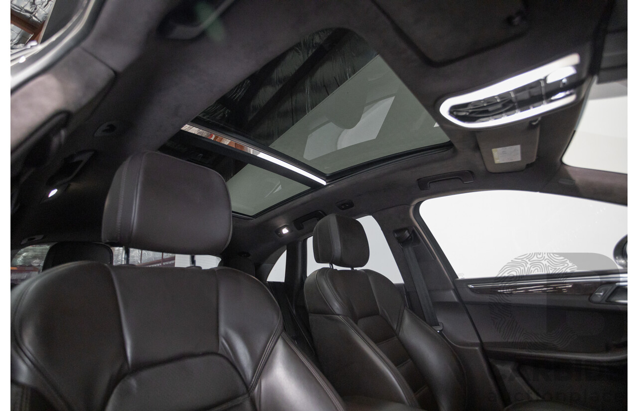 8/2014 Porsche Macan Turbo (AWD) 95B 4d Wagon Agate Grey Metallic Twin Turbo V6 3.6L