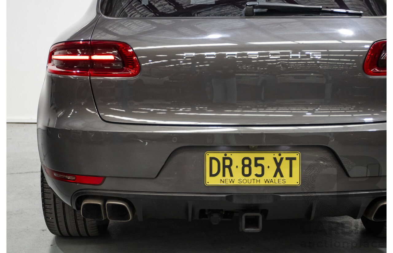 8/2014 Porsche Macan Turbo (AWD) 95B 4d Wagon Agate Grey Metallic Twin Turbo V6 3.6L
