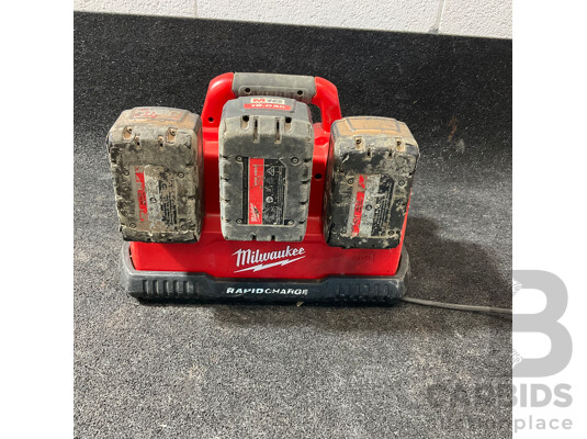 MILWAUKEE M12 & M18 Rapid Charger Station
