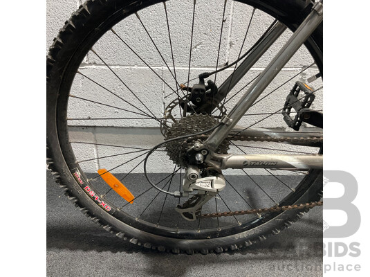 GIANT Mounting Bike