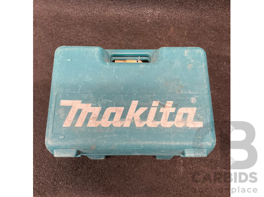 MAKITA 100mm Angle Grinder GA4030 with Case