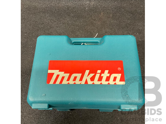 MAKITA 100mm Angle Grinder 9523NB with Case