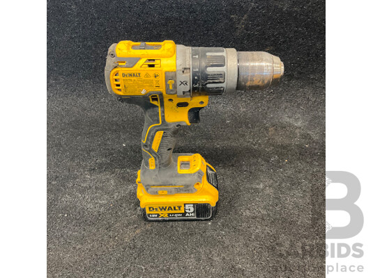 DEWALT DCD796 18V Brushless Hammer Drill/Driver with 18V 5Ah Battery Lot of 2