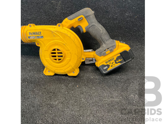 DEWALT DCV100-XE Cordless Compact Blower with 18V 5Ah Battery Lot of 2