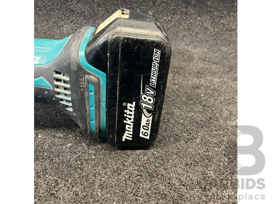 MAKITA DGA452 18V Angle Grinder with 18v 6.0ah Battery