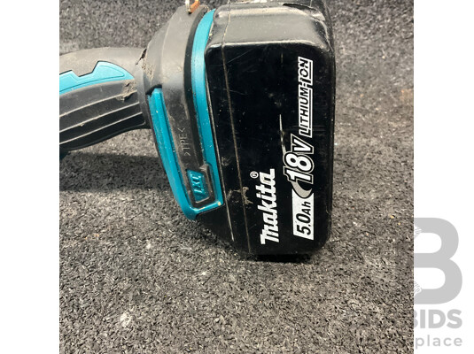 MAKITA DML808 18V LXT Cordless Adjustable Beam LED Flashlight with 18v 5.0ah Battery