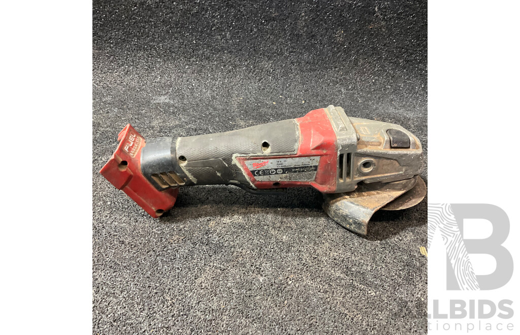 MILWAUKEE M18 Angle Grinder