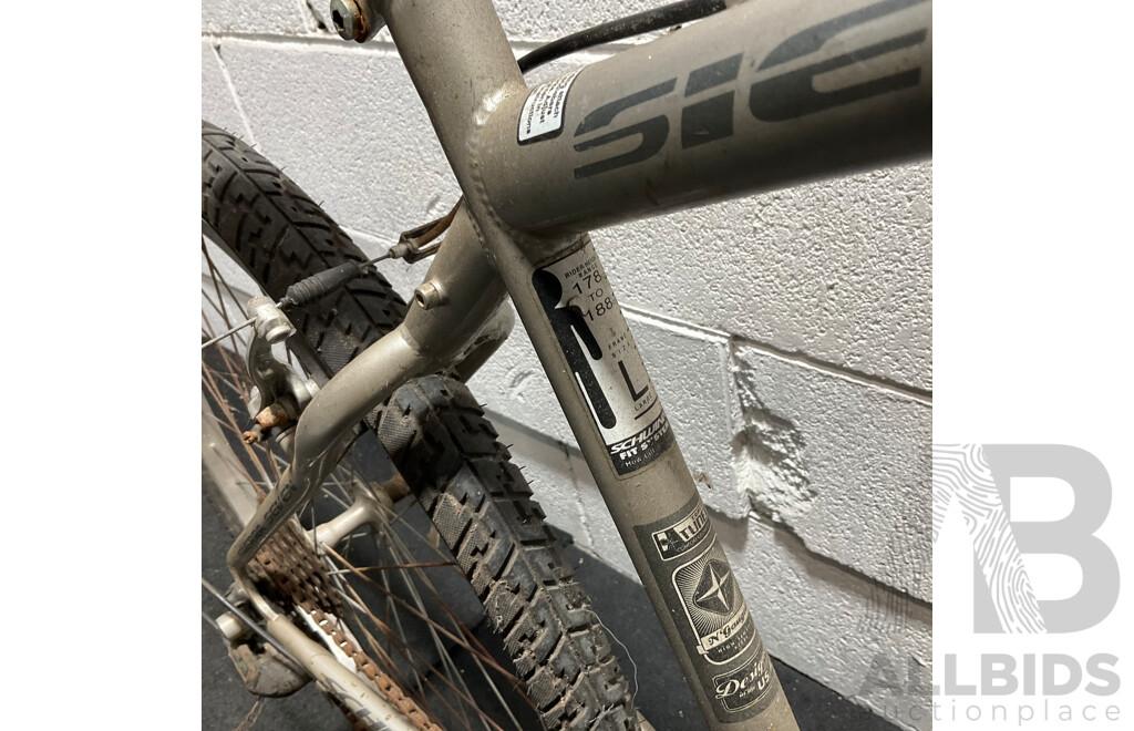 SCHWINN Sierra Comfort Bike