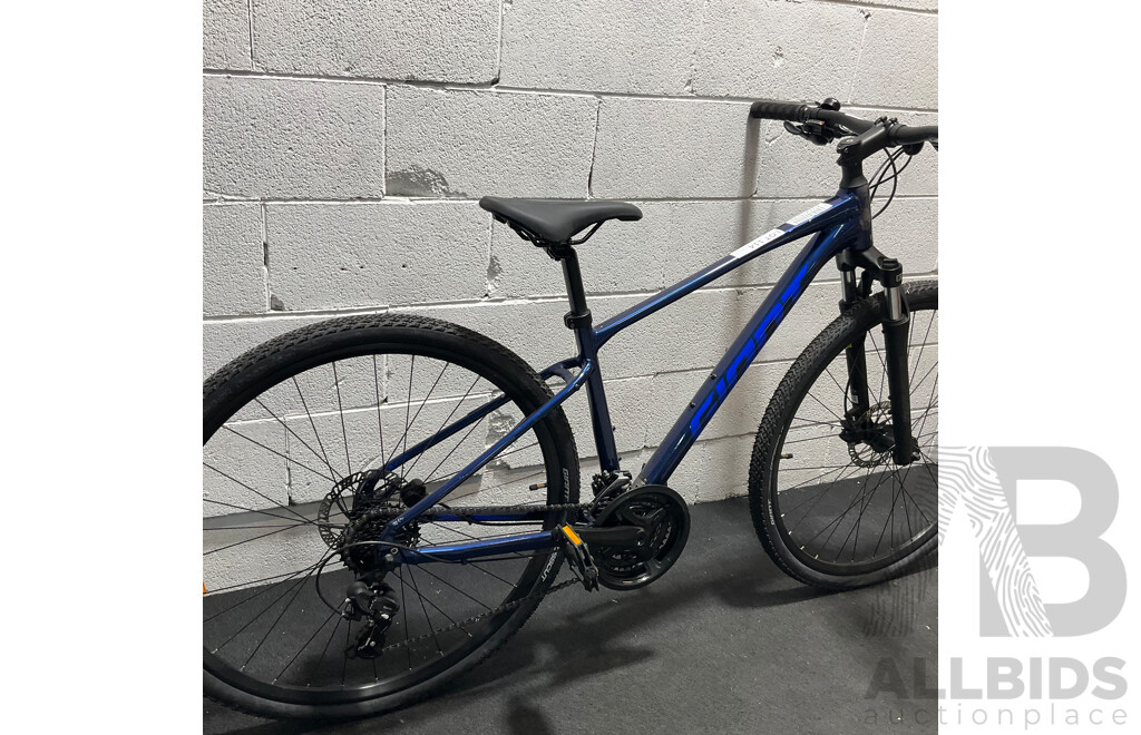 GIANT Hybrid Bike