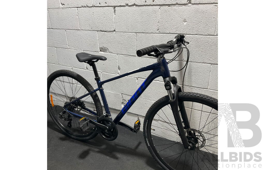 GIANT Hybrid Bike