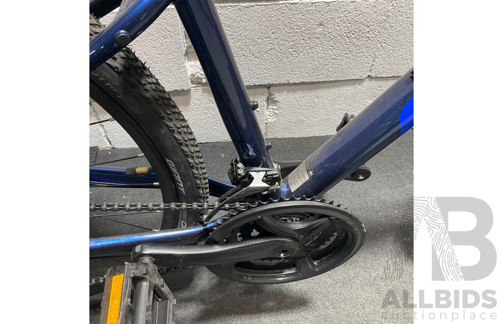 GIANT Hybrid Bike