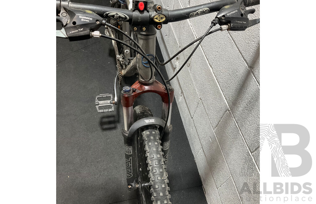 GIANT Mounting Bike
