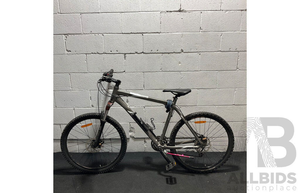 GIANT Mounting Bike