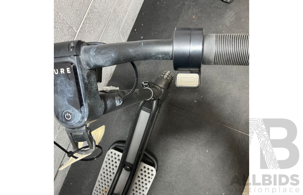 PURE Escape Electric Scooter