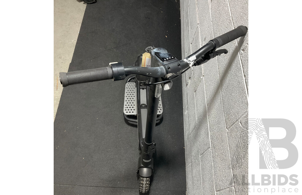 PURE Escape Electric Scooter