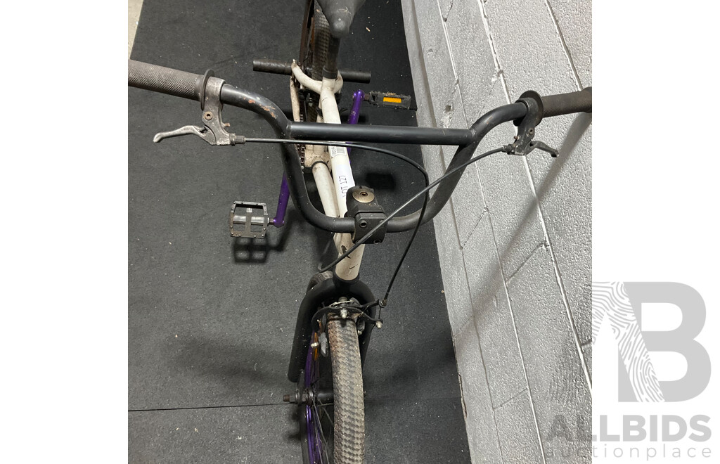 SOUTHERN Star Insane BMX Kids Bike