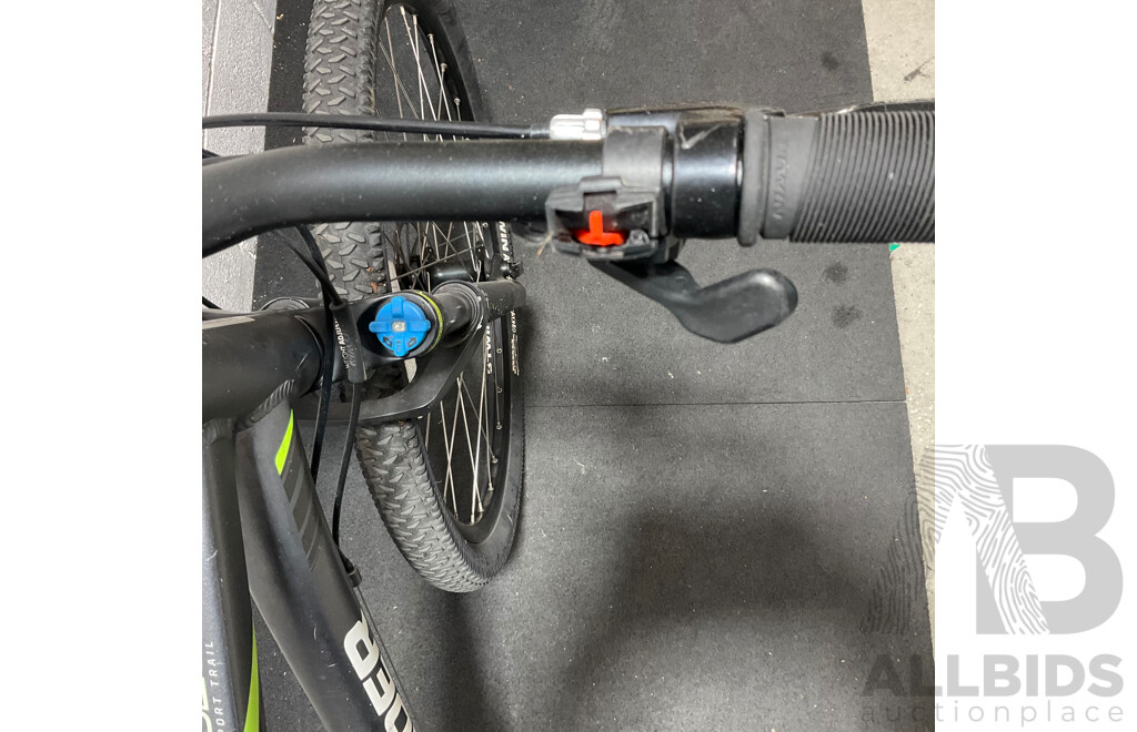 DECATHLON Rockrider Mountain Bike