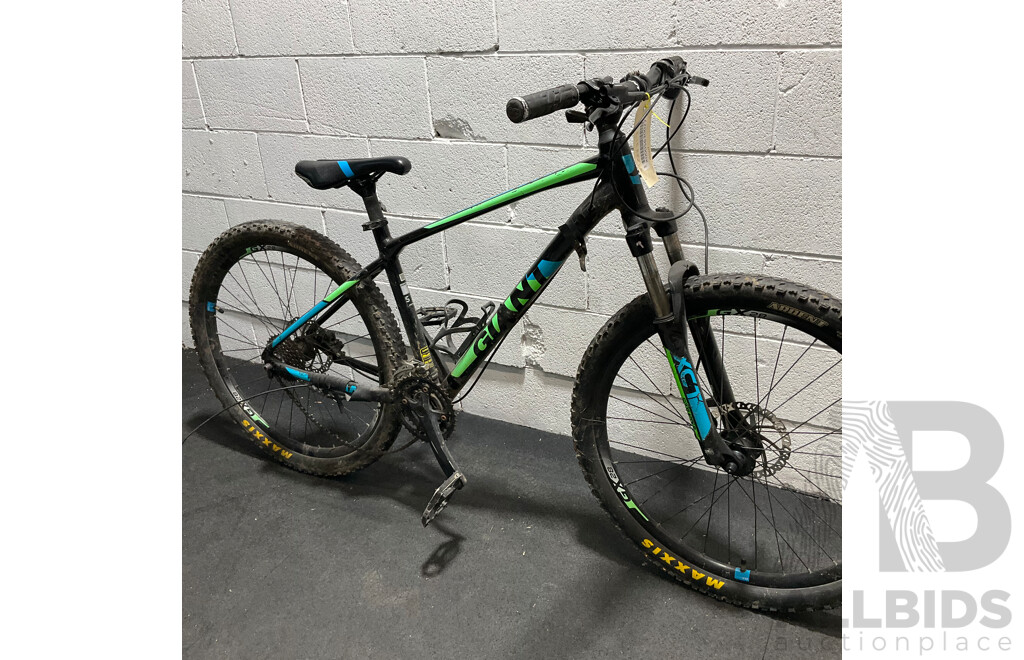 GIANT ATX 1 Mountain Bike