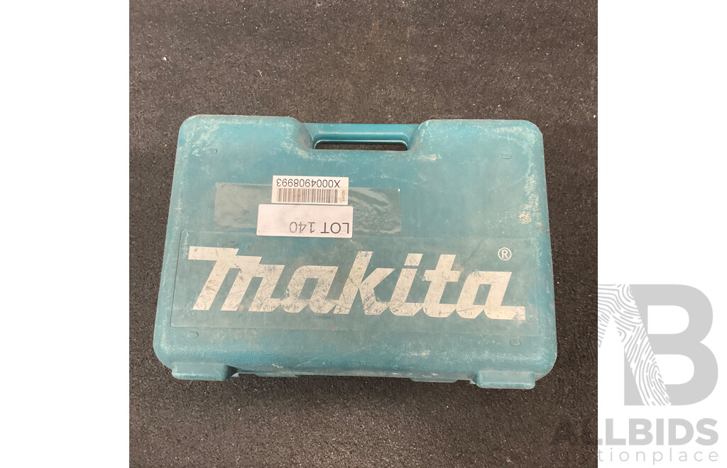 MAKITA 9555HN Angle Grinder with Carry Case