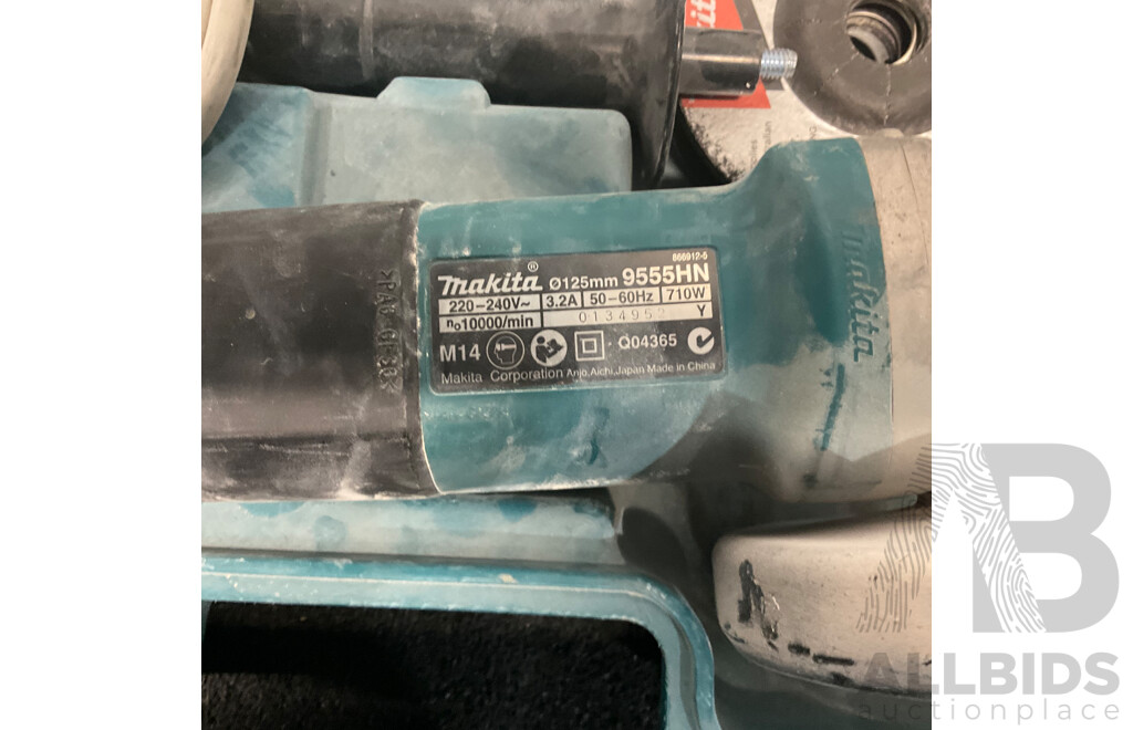 MAKITA 9555HN Angle Grinder with Carry Case