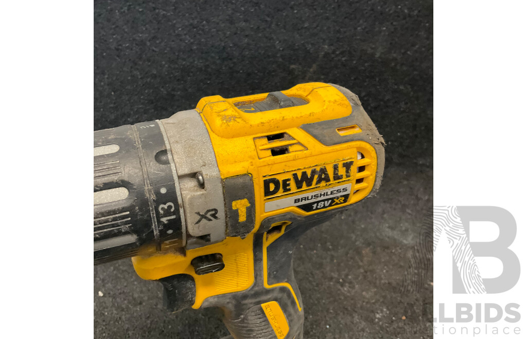 DEWALT DCD796 18V Brushless Hammer Drill/Driver with 18V 5Ah Battery Lot of 2