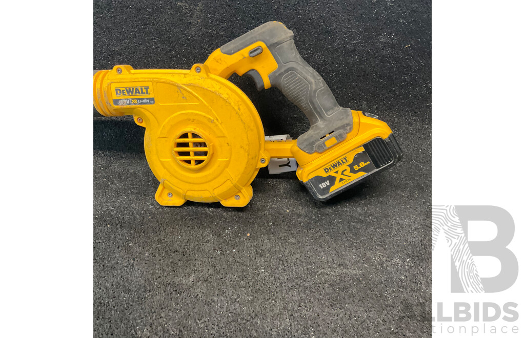 DEWALT DCV100-XE Cordless Compact Blower with 18V 5Ah Battery Lot of 2